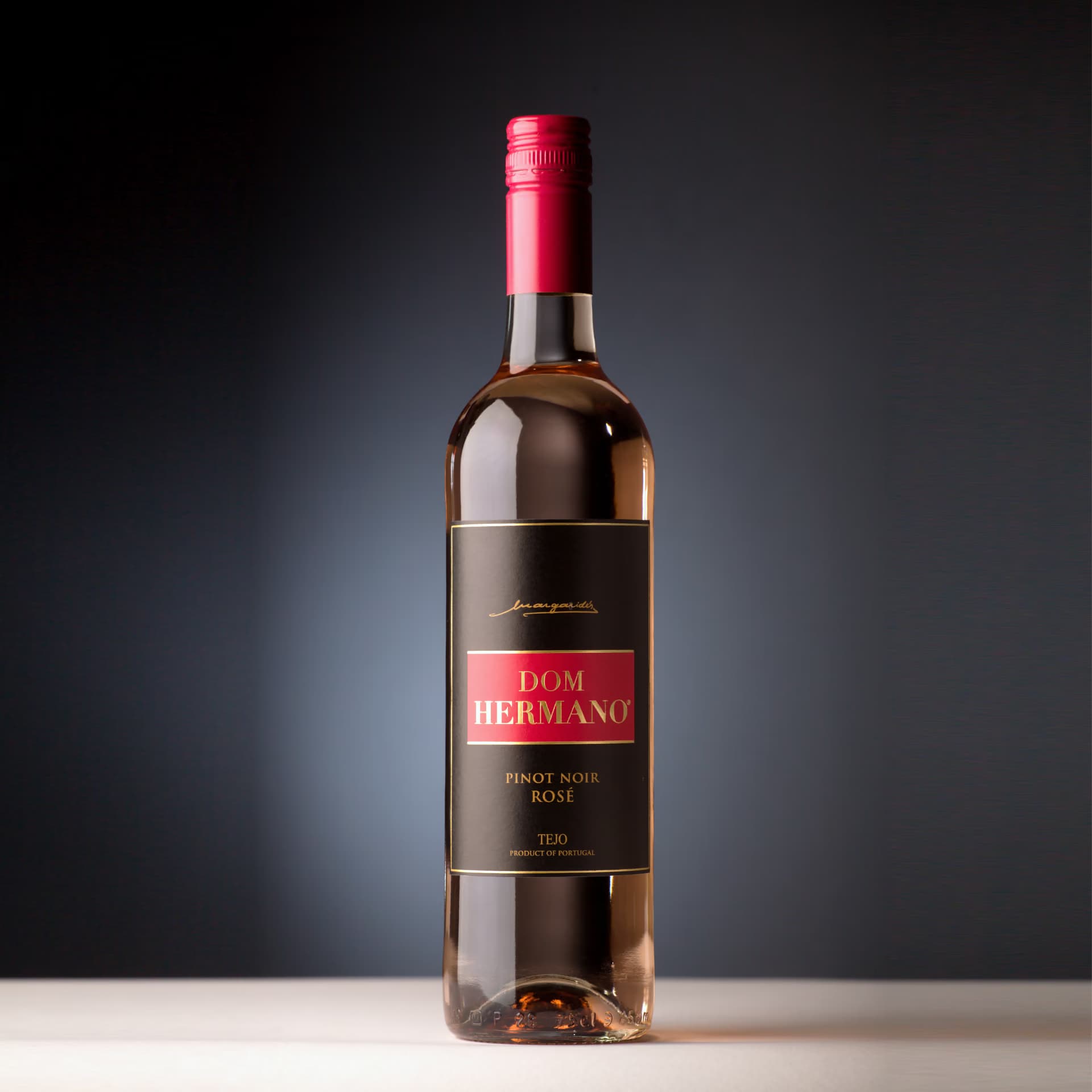 Garrafa isolada de Dom Hermano Pinot Noir Rosé